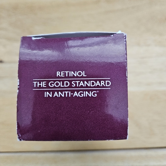 New Skincare Cosmetics Retinol Day & Night Duo 24 Hour Skincare SPF20 - Picture 2 of 5